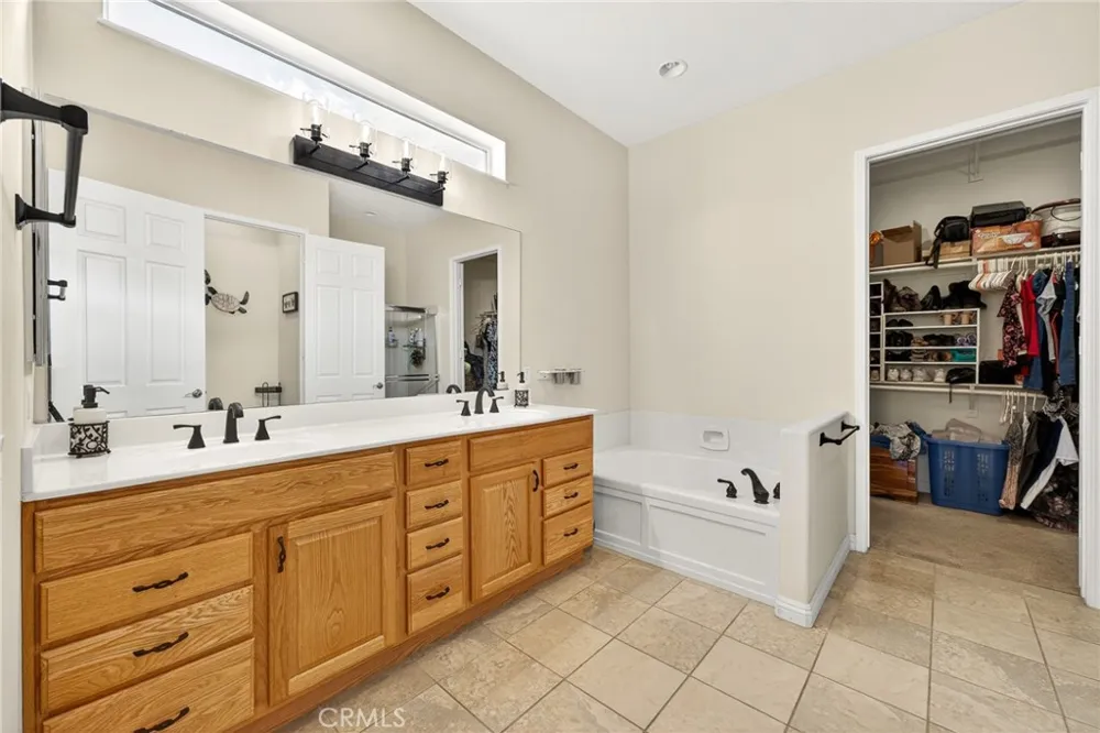 1710 Reyes Beaumont, CA 92223
