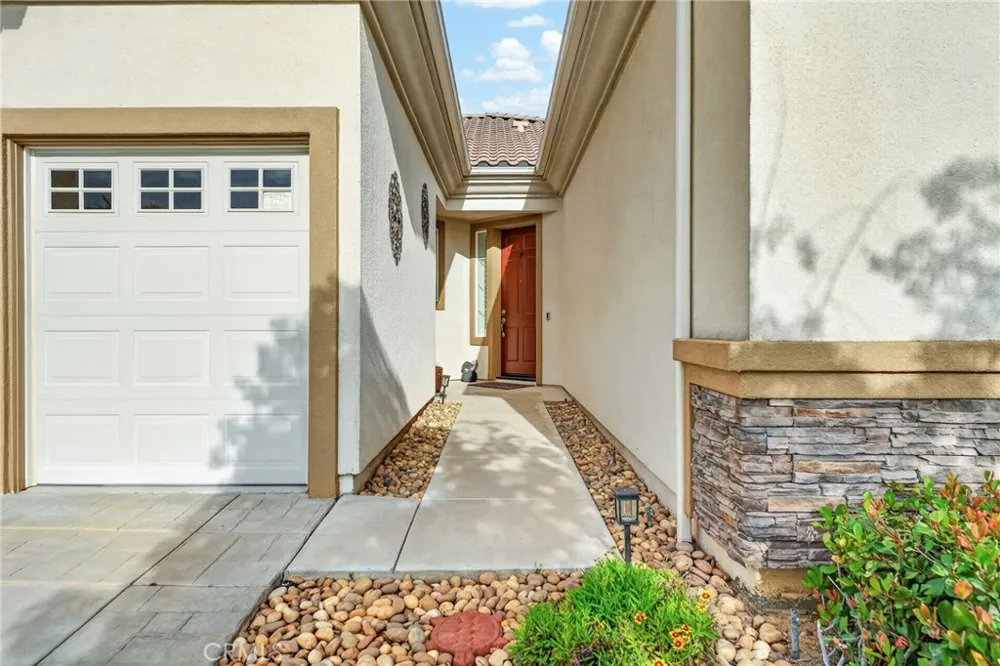 1710 Reyes Beaumont, CA 92223