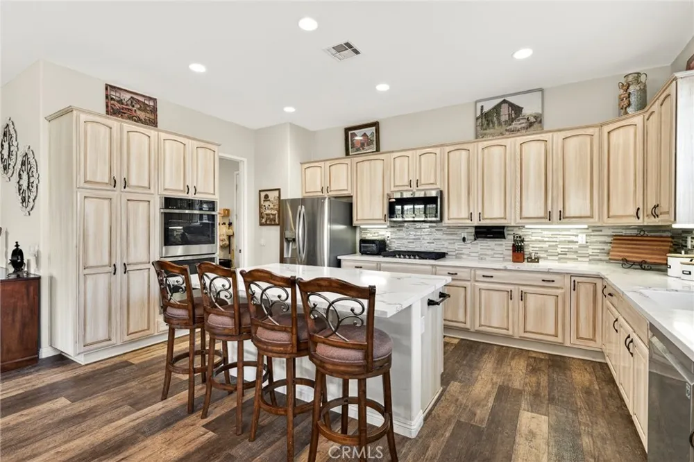 1710 Reyes Beaumont, CA 92223