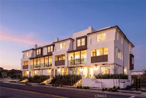 162 E Whittier Boulevard