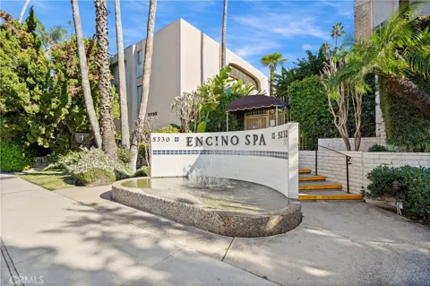 5330 Lindley #209