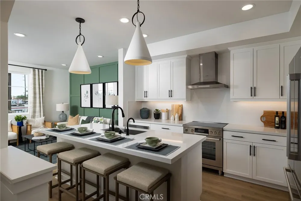 164 E Whittier Boulevard La Habra, CA 90631