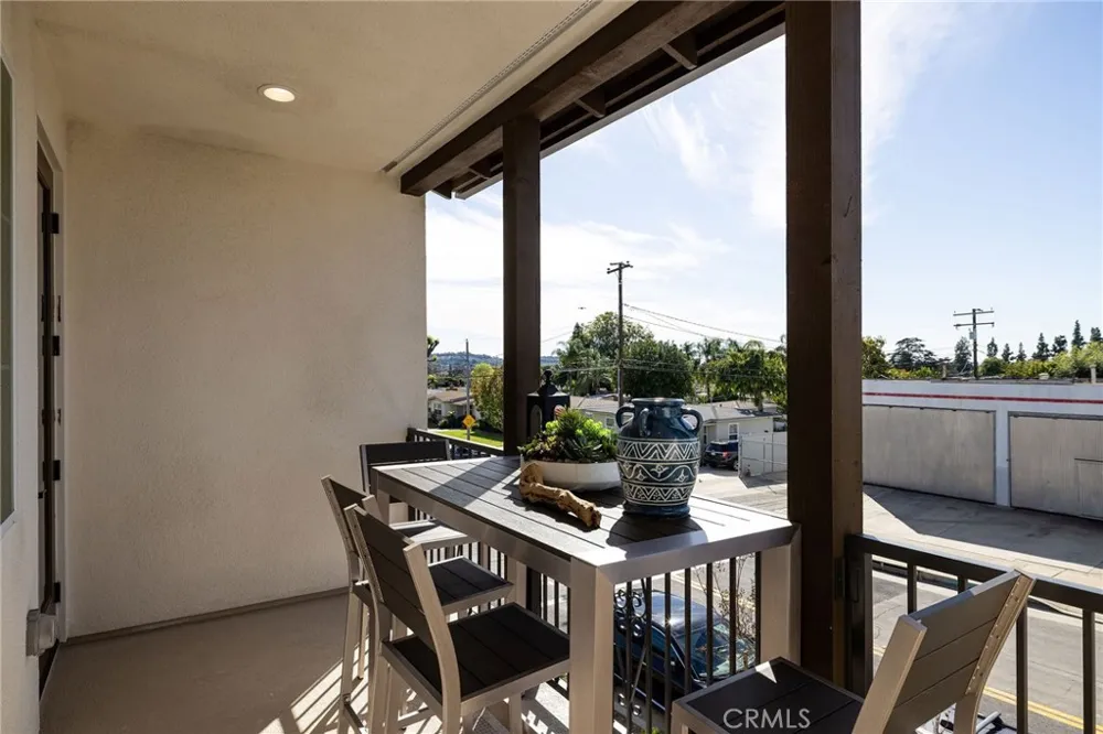 164 E Whittier Boulevard La Habra, CA 90631