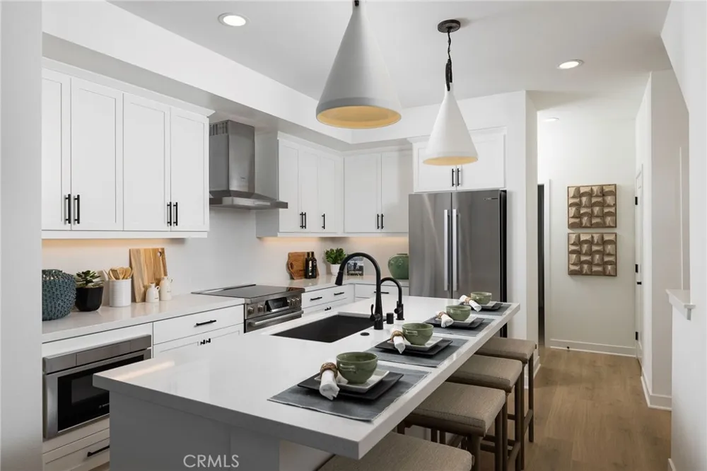 164 E Whittier Boulevard La Habra, CA 90631