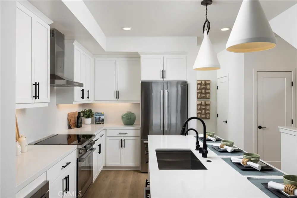 164 E Whittier Boulevard La Habra, CA 90631