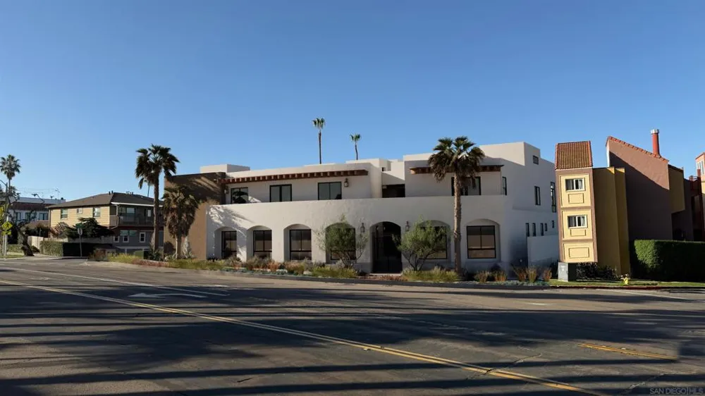6710 La Jolla Blvd #201 La Jolla, CA 92037
