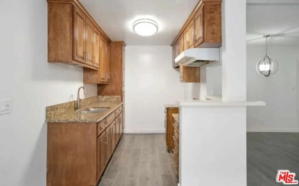 855 Victor Avenue #210 Inglewood, CA 90302