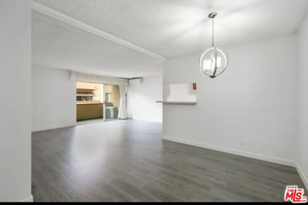 855 Victor Avenue #210 Inglewood, CA 90302