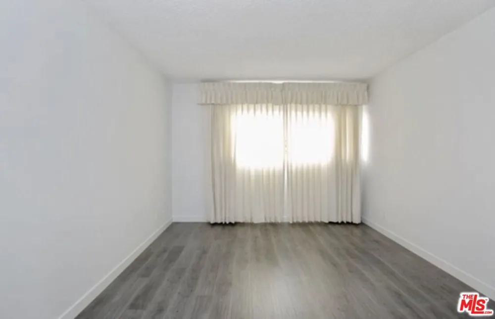 855 Victor Avenue #210 Inglewood, CA 90302