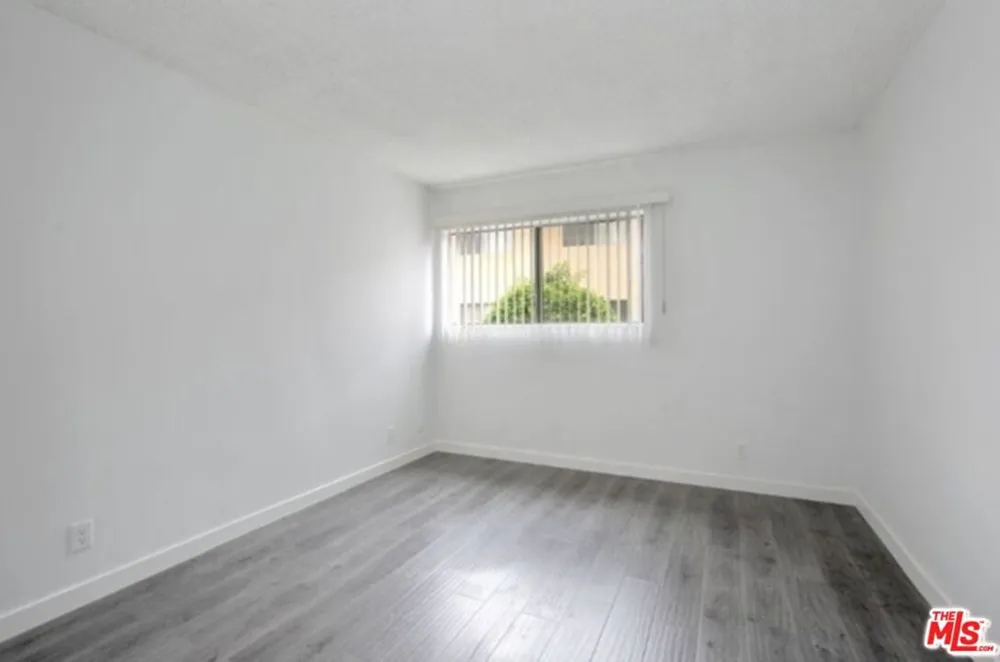 855 Victor Avenue #210 Inglewood, CA 90302