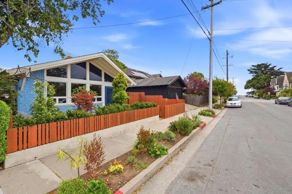 212 3rd Avenue Santa Cruz, CA 95062