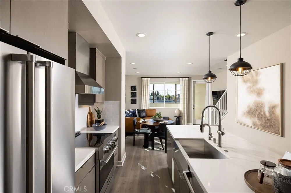 166 E Whittier Boulevard La Habra, CA 90631