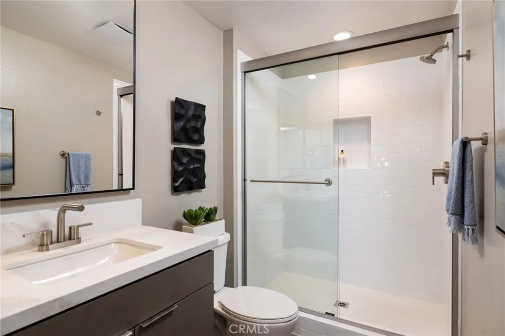 166 E Whittier Boulevard La Habra, CA 90631