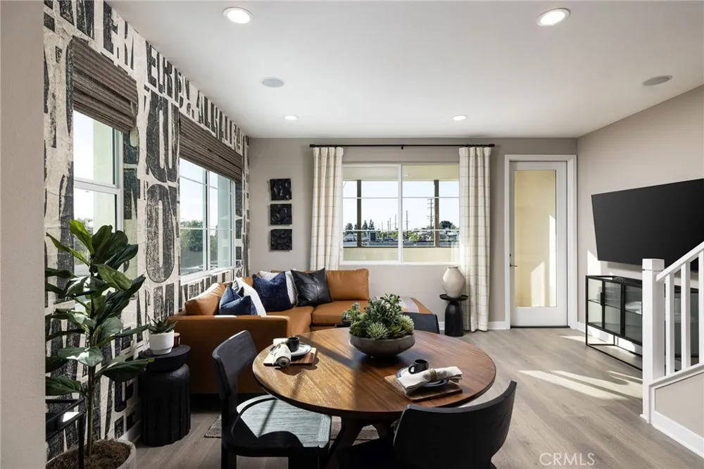 166 E Whittier Boulevard La Habra, CA 90631