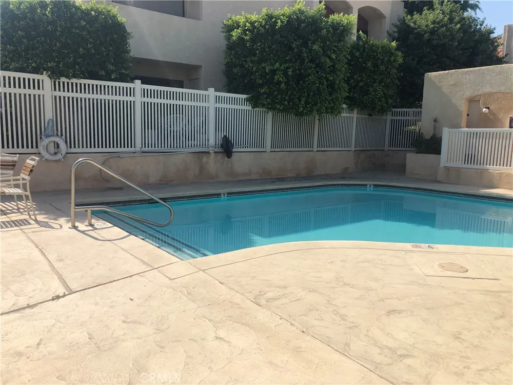 200 E Racquet Club Road #19 Palm Springs, CA 92262