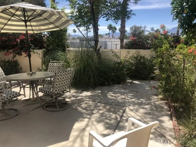 200 E Racquet Club Road #19 Palm Springs, CA 92262