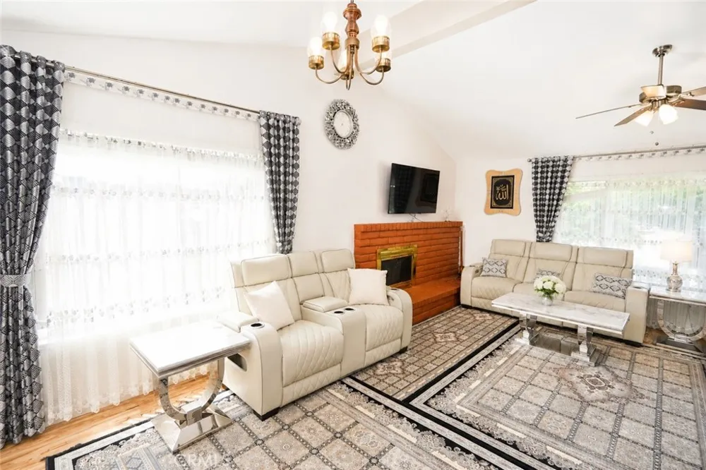 4100 Ahwahnee Court Modesto, CA 95356