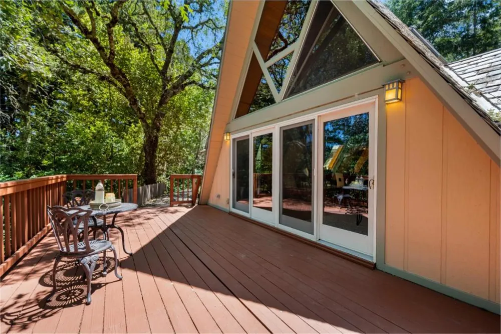 25405 Adams Road Los Gatos, CA 95033