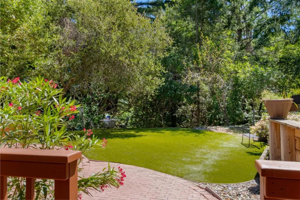 25405 Adams Road Los Gatos, CA 95033