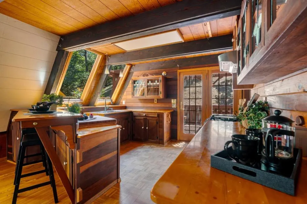 25405 Adams Road Los Gatos, CA 95033