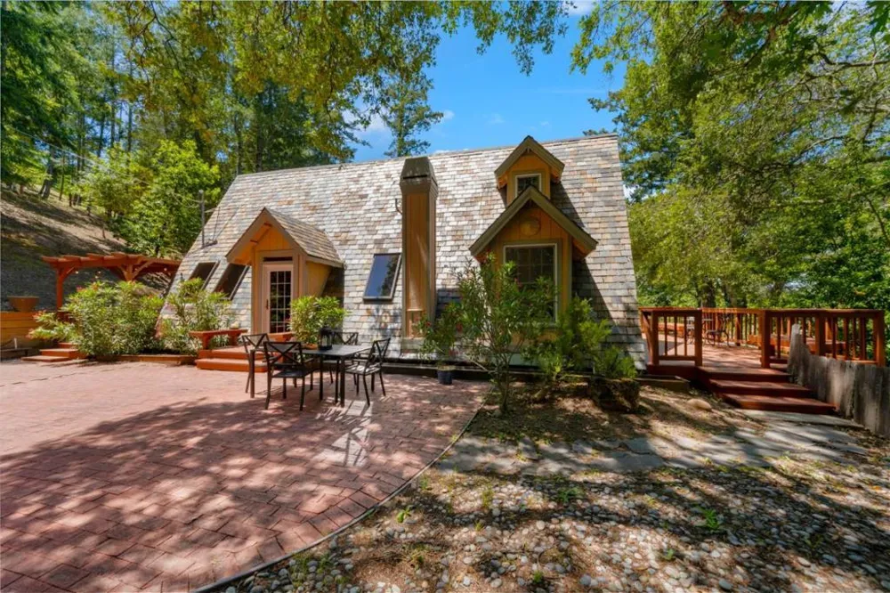25405 Adams Road Los Gatos, CA 95033