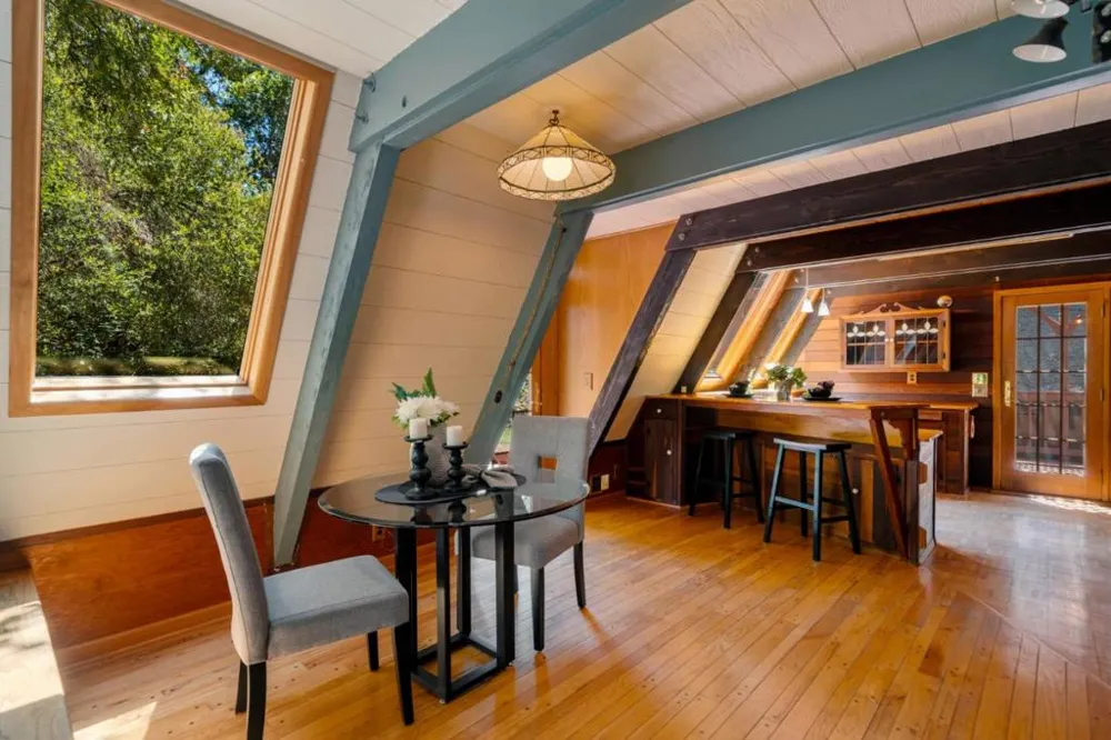 25405 Adams Road Los Gatos, CA 95033