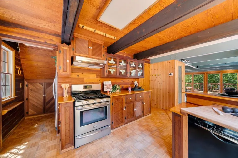 25405 Adams Road Los Gatos, CA 95033