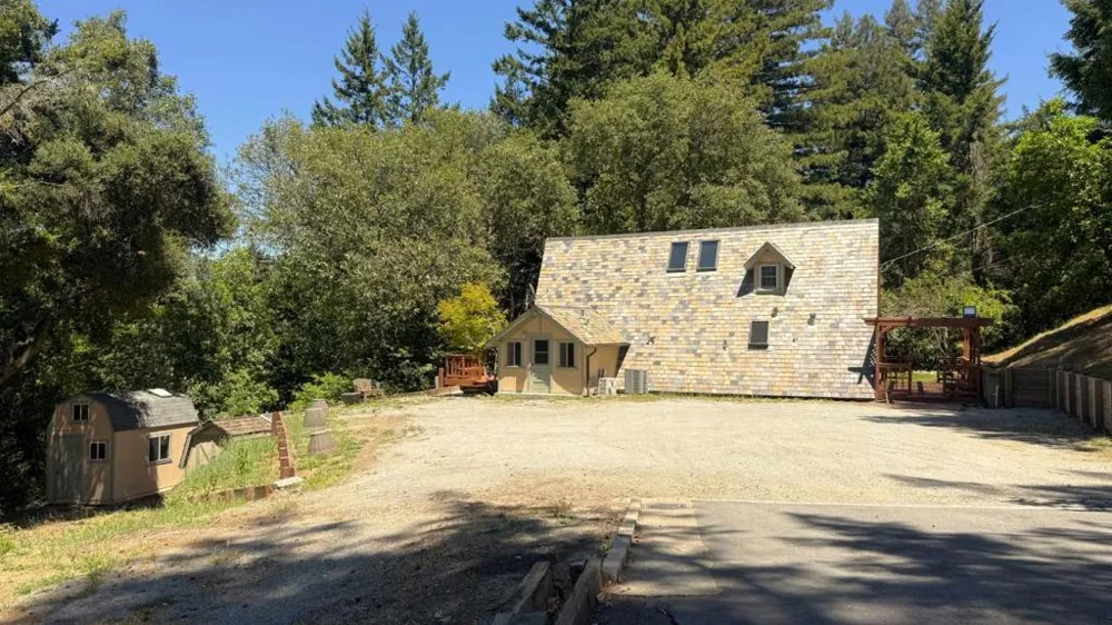 25405 Adams Road Los Gatos, CA 95033