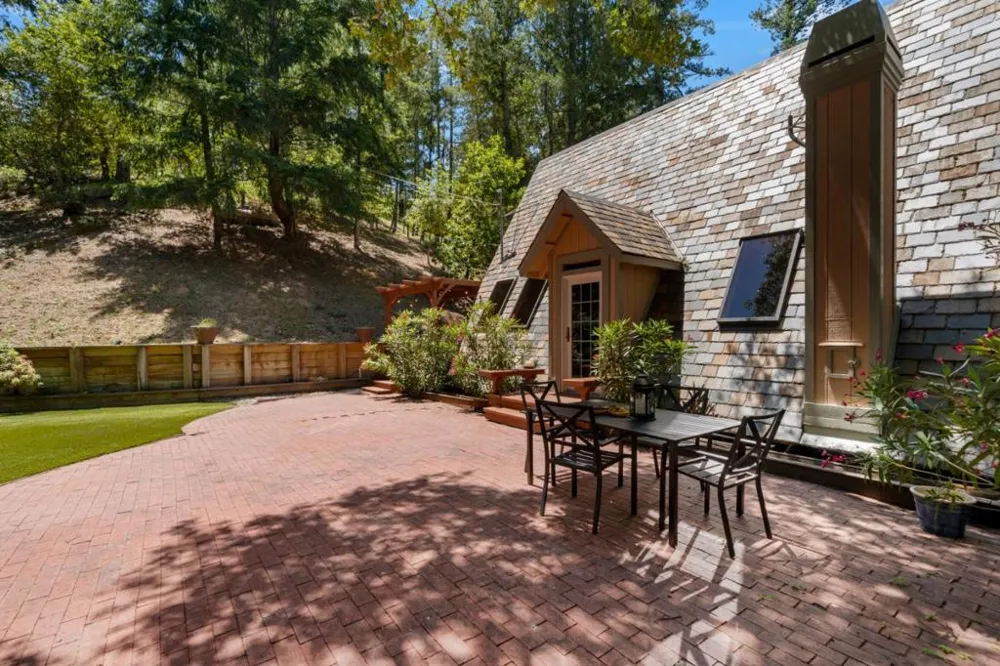 25405 Adams Road Los Gatos, CA 95033