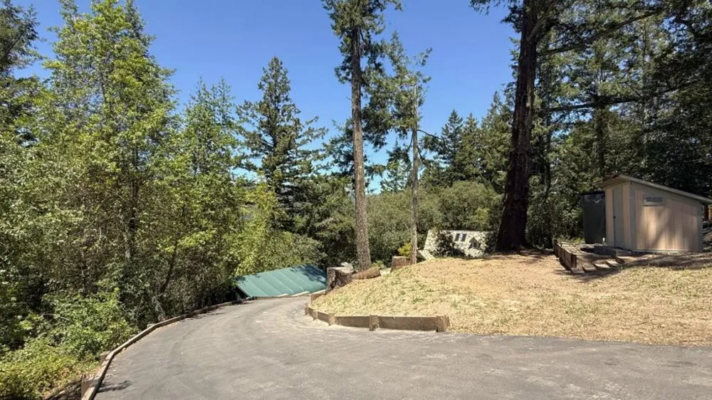 25405 Adams Road Los Gatos, CA 95033