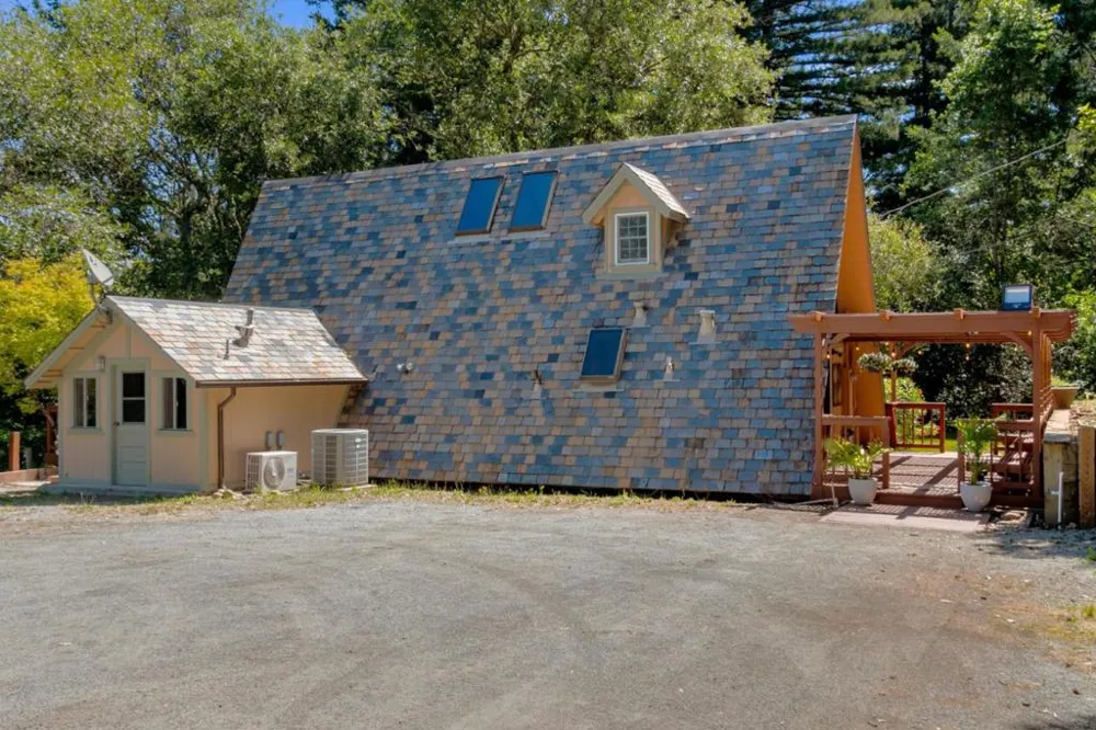 25405 Adams Road Los Gatos, CA 95033