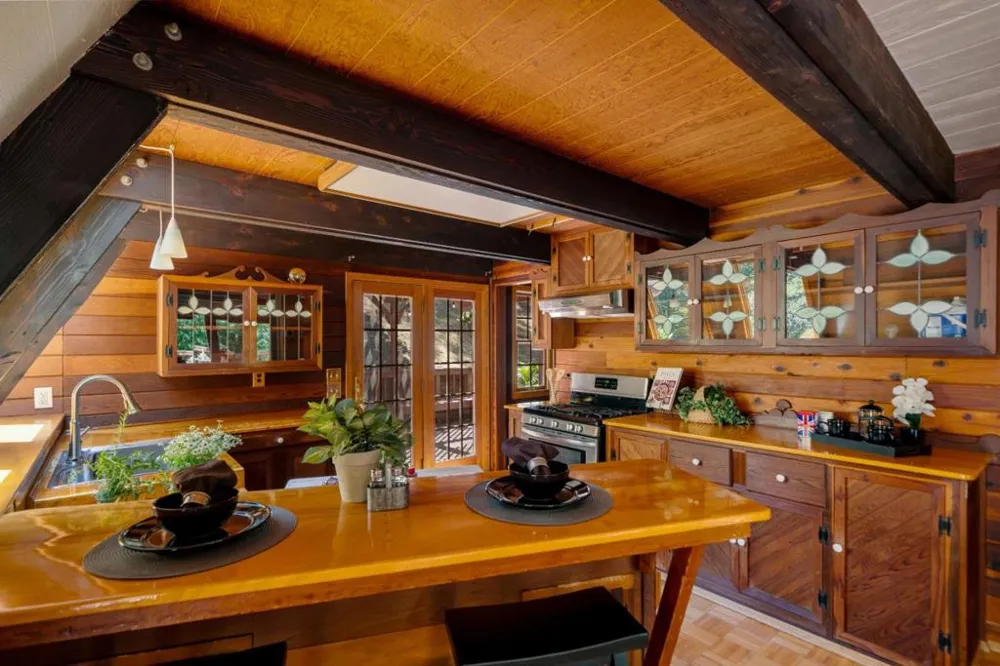 25405 Adams Road Los Gatos, CA 95033