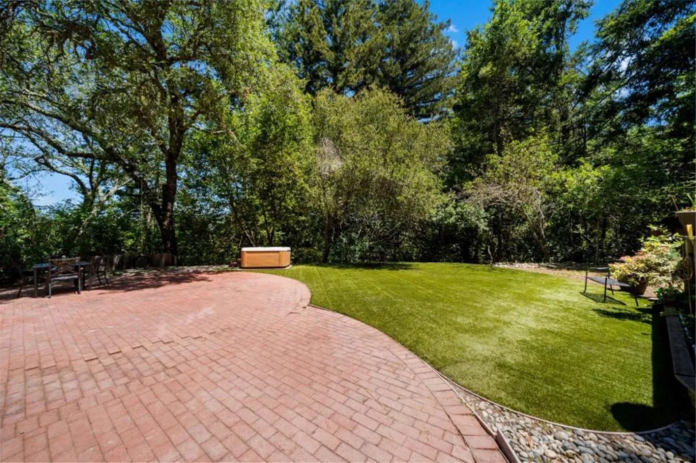 25405 Adams Road Los Gatos, CA 95033
