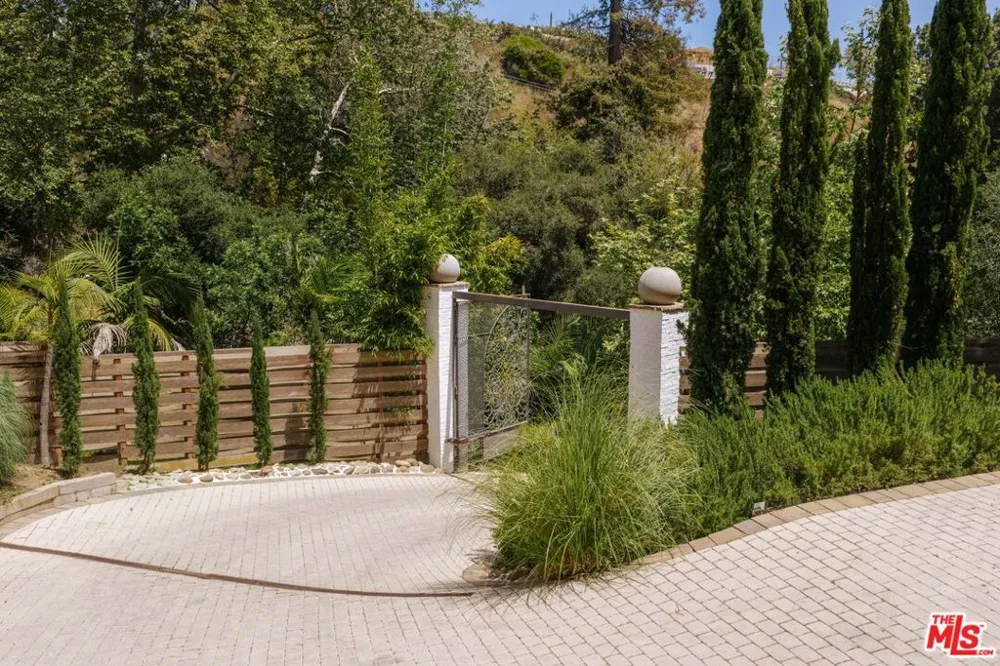 1105 Rivas Canyon Road Pacific Palisades, CA 90272