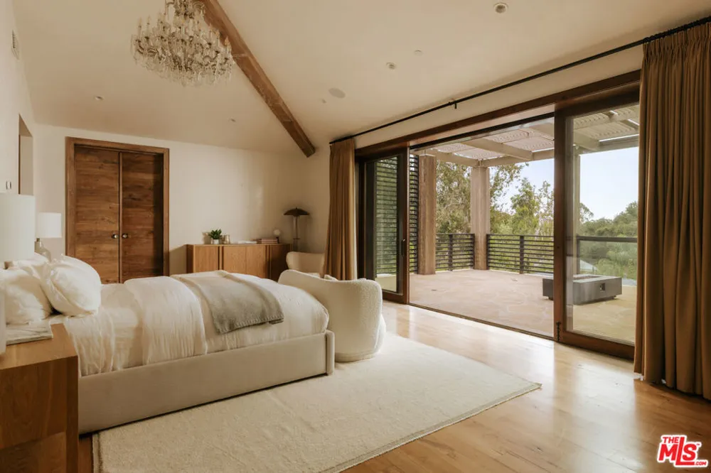 1105 Rivas Canyon Road Pacific Palisades, CA 90272