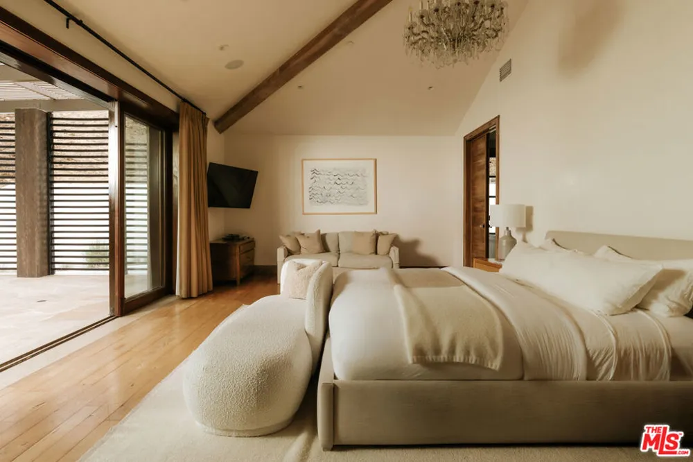 1105 Rivas Canyon Road Pacific Palisades, CA 90272