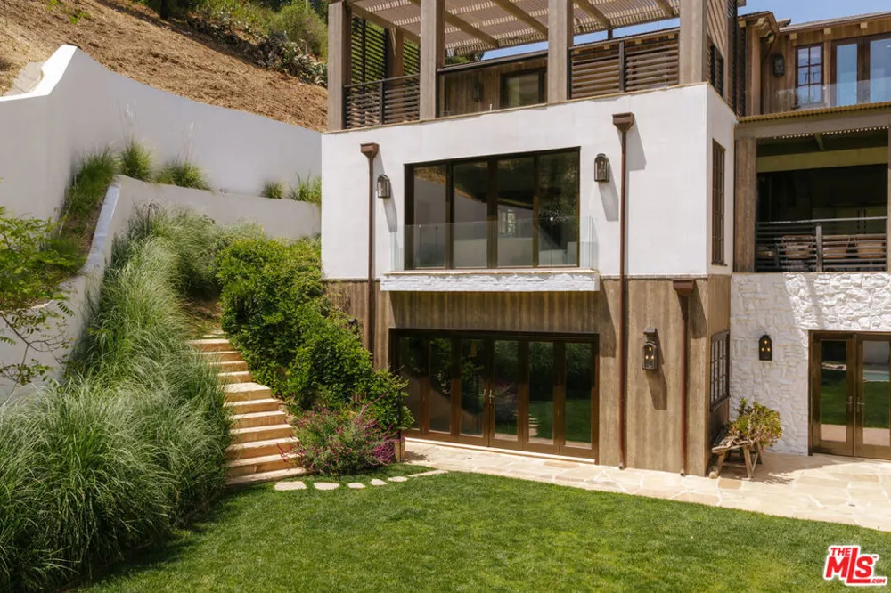 1105 Rivas Canyon Road Pacific Palisades, CA 90272