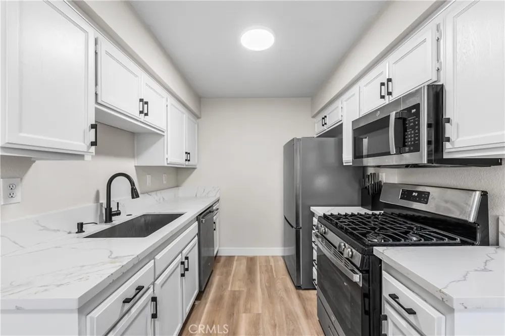 43441 30th St W #3 Lancaster, CA 93536