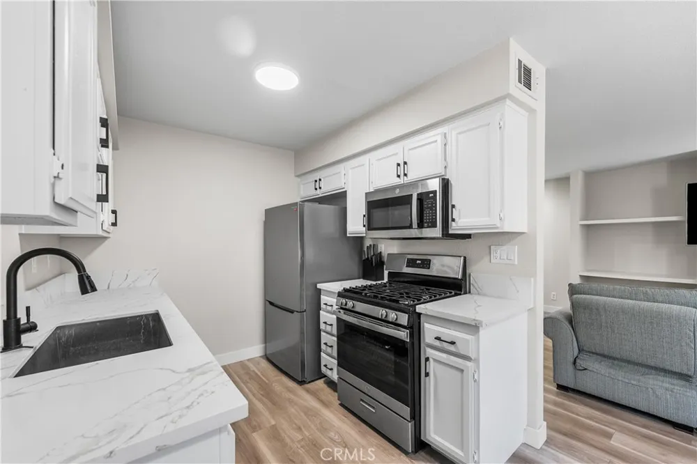 43441 30th St W #3 Lancaster, CA 93536