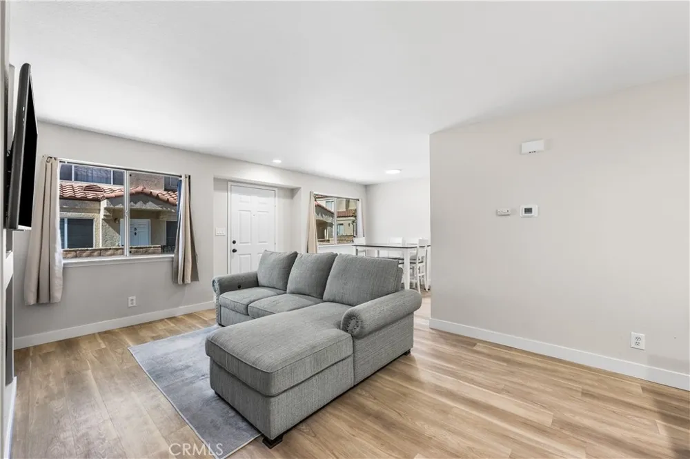 43441 30th St W #3 Lancaster, CA 93536