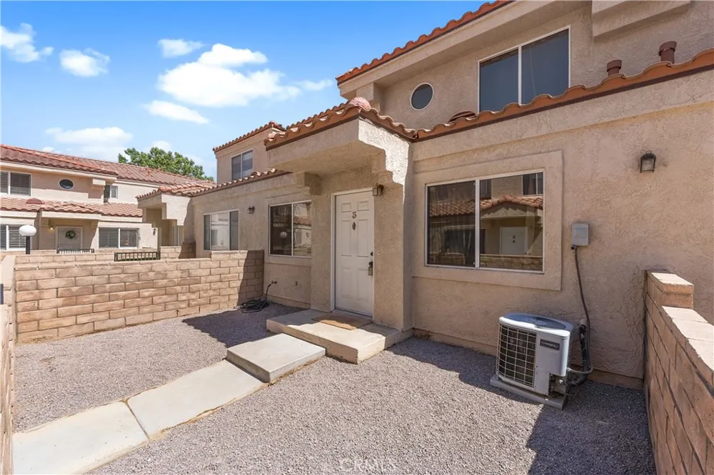 43441 30th St W #3 Lancaster, CA 93536