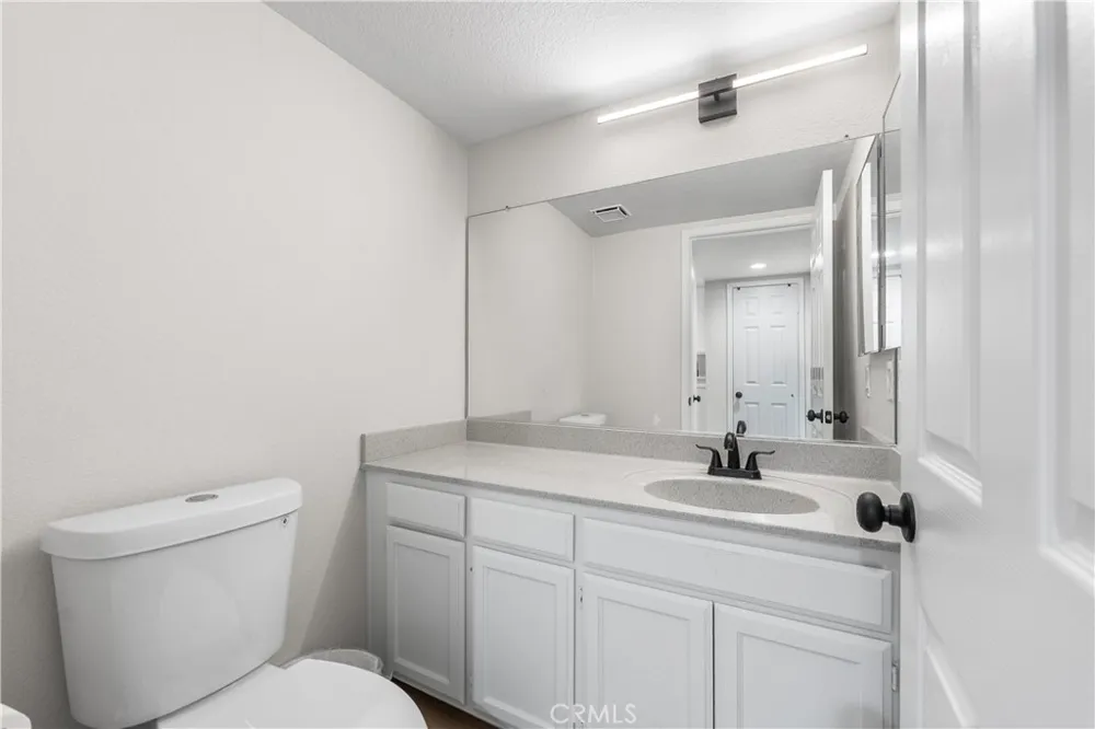 43441 30th St W #3 Lancaster, CA 93536