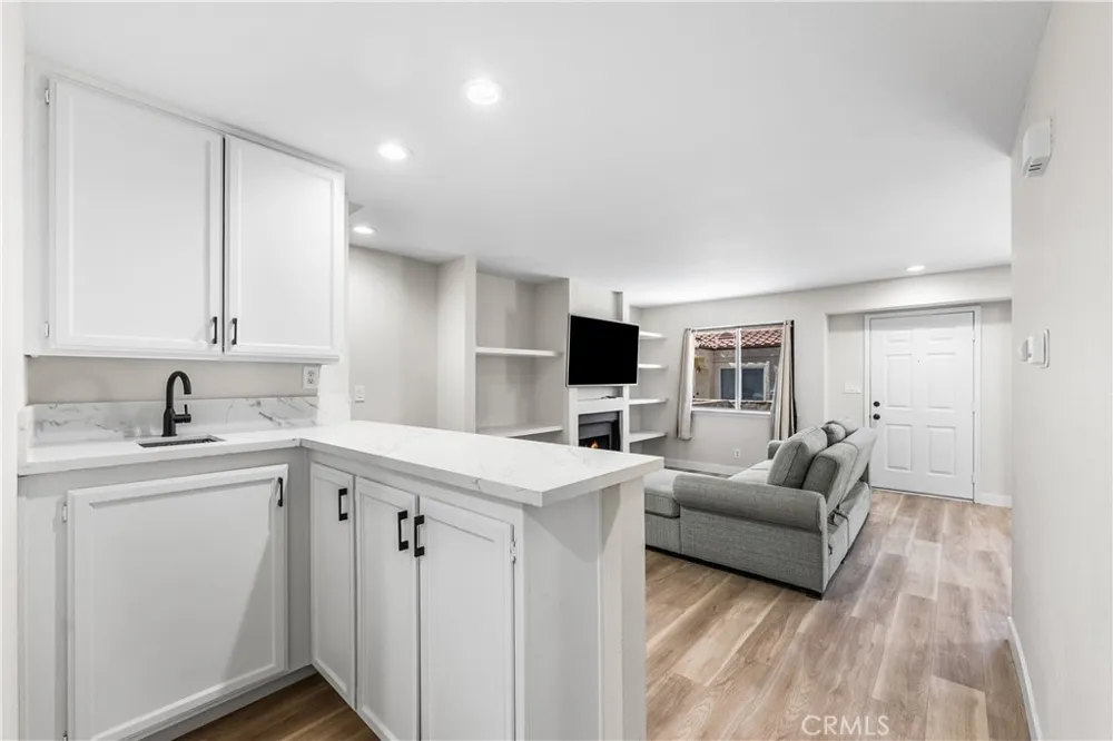 43441 30th St W #3 Lancaster, CA 93536