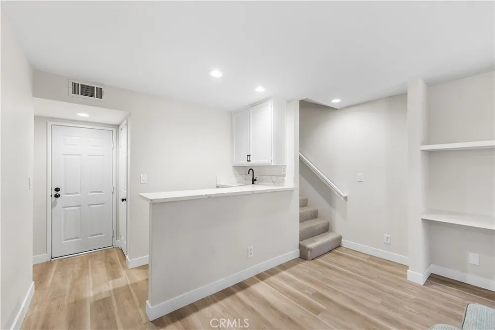 43441 30th St W #3 Lancaster, CA 93536