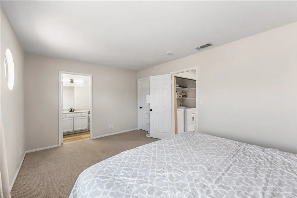 43441 30th St W #3 Lancaster, CA 93536