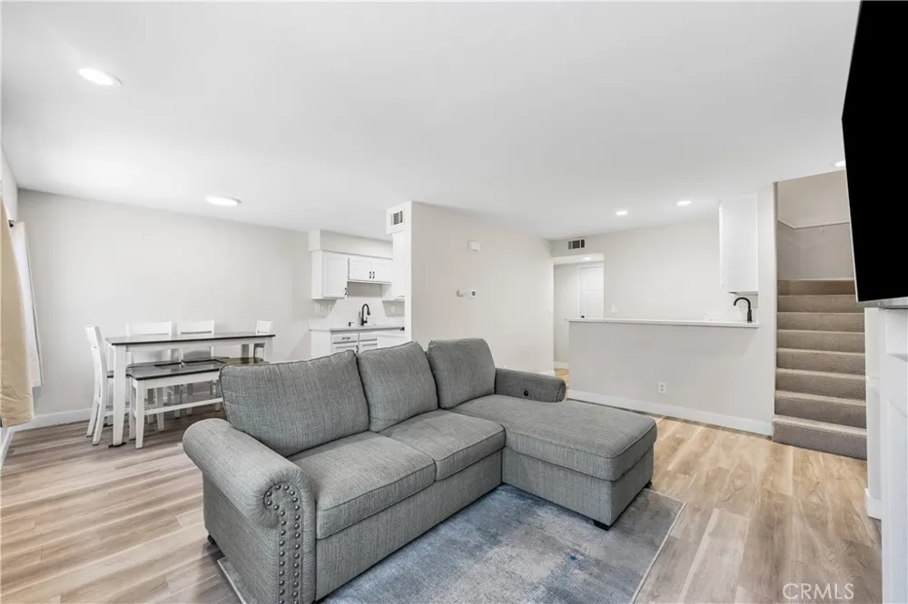 43441 30th St W #3 Lancaster, CA 93536