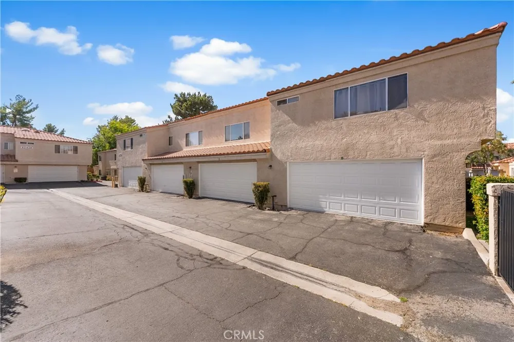 43441 30th St W #3 Lancaster, CA 93536