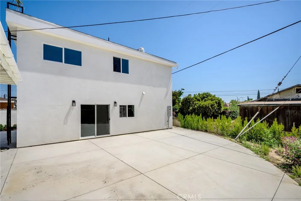 8435 Rincon Avenue Sun Valley, CA 91352
