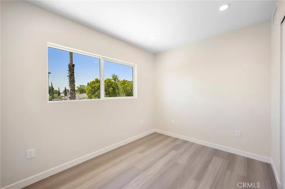 8435 Rincon Avenue Sun Valley, CA 91352
