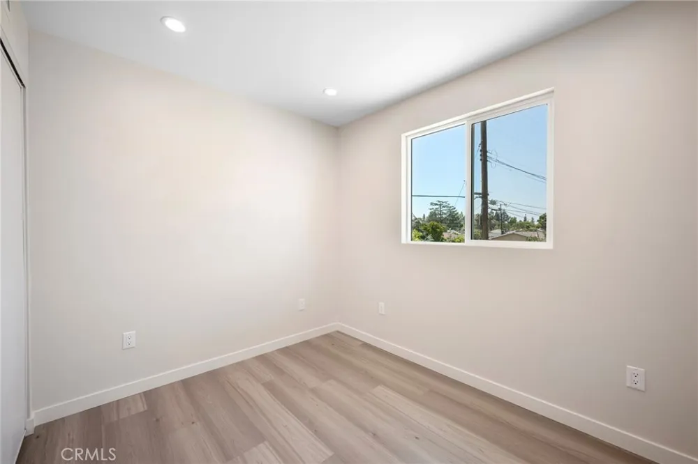 8435 Rincon Avenue Sun Valley, CA 91352